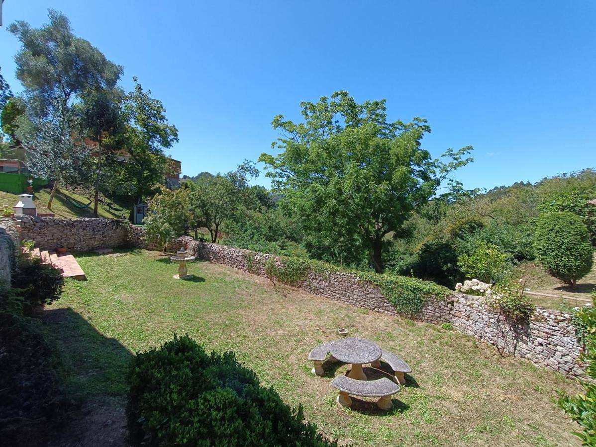 Three-Bedroom House in Soto del Barco, Costa Verde