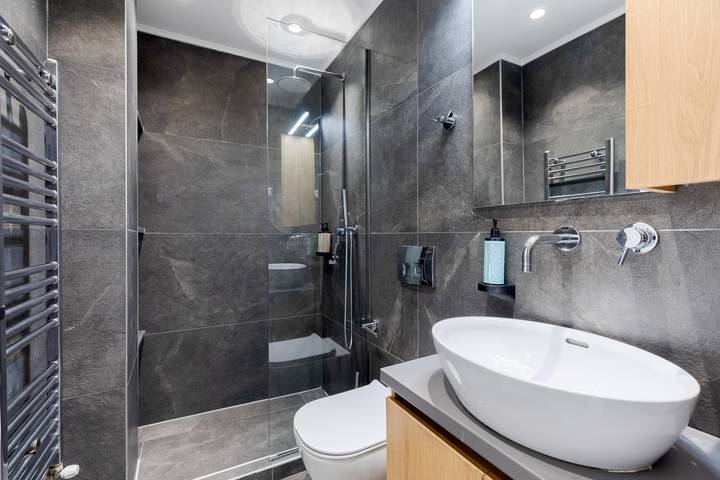 Dione: Superior city center home in Thessaloniki und Umgebung
