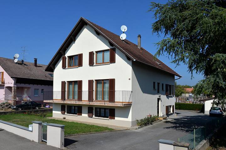 Gîte pour 5 personnes, avec balcon et jardin