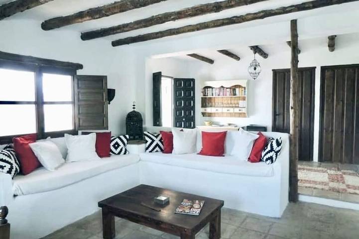 3 Bedroom villa with private pool, Amazing views. in Riogordo, Cordillera Penibética