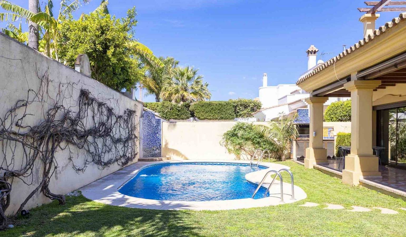 Chalet para 8 personas con terraza in Marbella West, Marbella