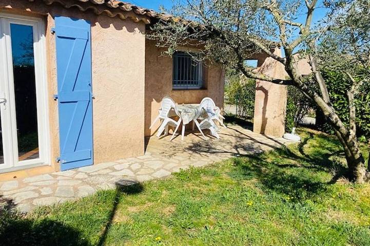 Maison climatisée ,piscine, jardin privatif, chiens acceptés, var, parking privé in Lorgues, Région de Draguignan