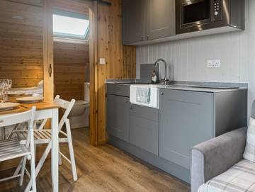 Holiday Rental for 4 People in Barrow-in-Furness, Cumbria, Photo 2