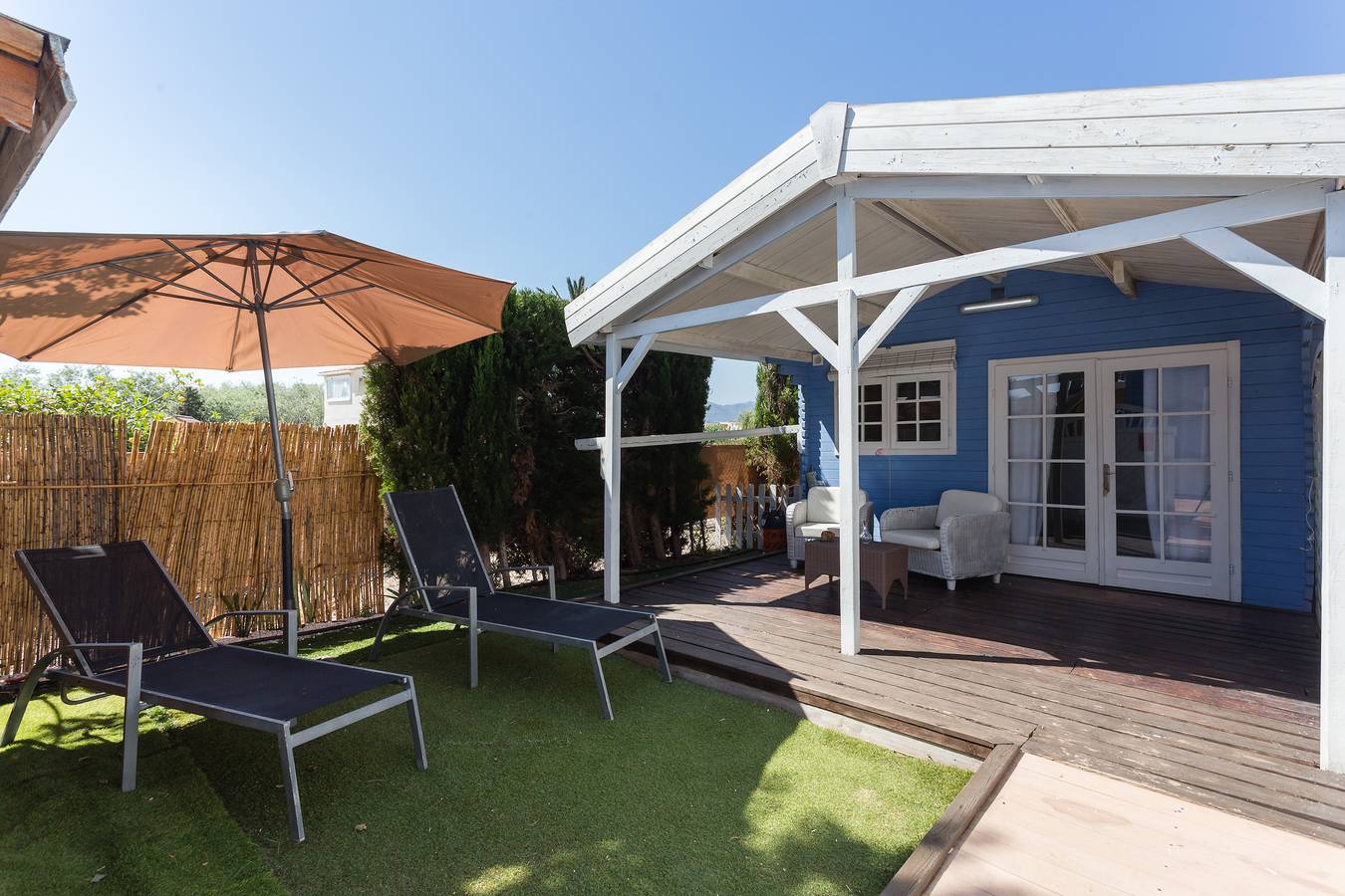 Ferienhaus 'Fama' mit Gemeinschaftspool, privater Terrasse und Wlan in Oliva, Costa Blanca