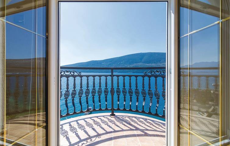 Ferienwohnung für 6 Personen, mit Terrasse in Montenegro - 4