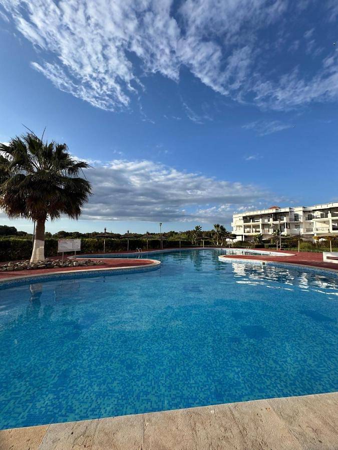 Location de vacances pour 5 personnes, avec jardin ainsi que piscine et terrasse à Saïdia