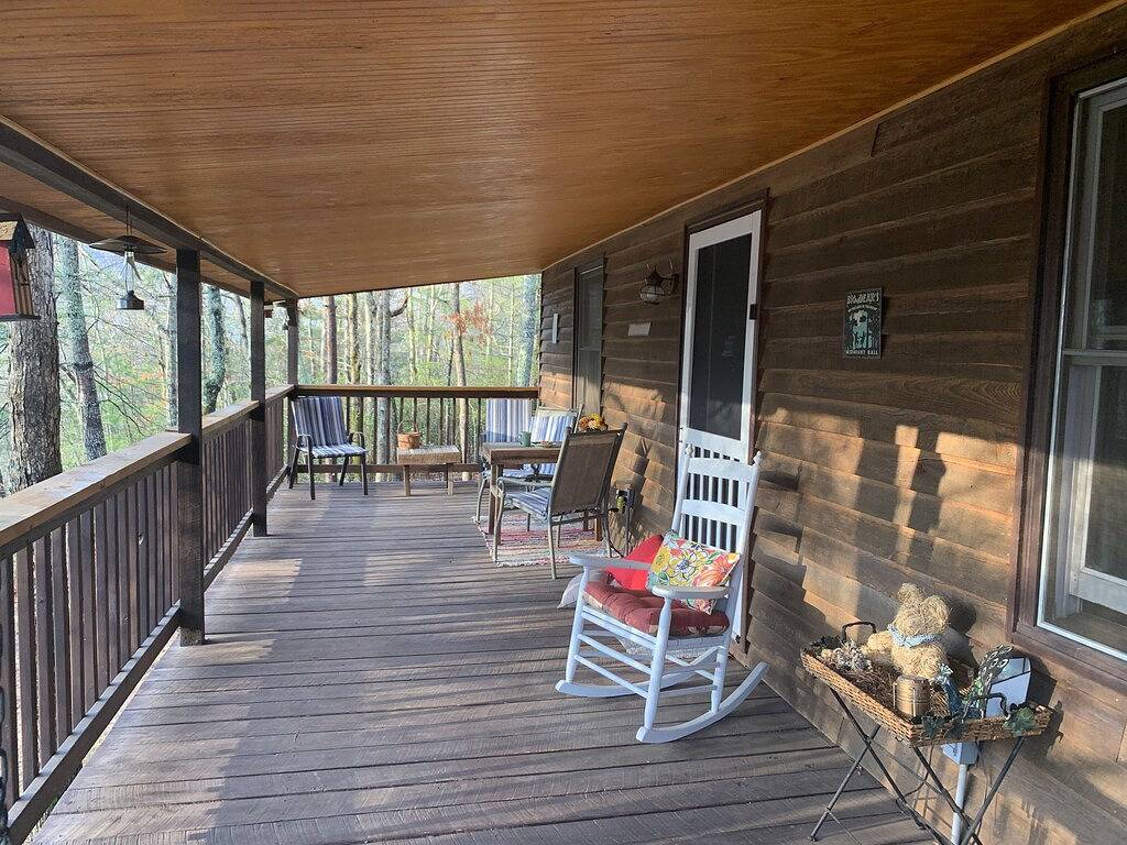 Whispering Pines Retreat in the Smokies in Macon County