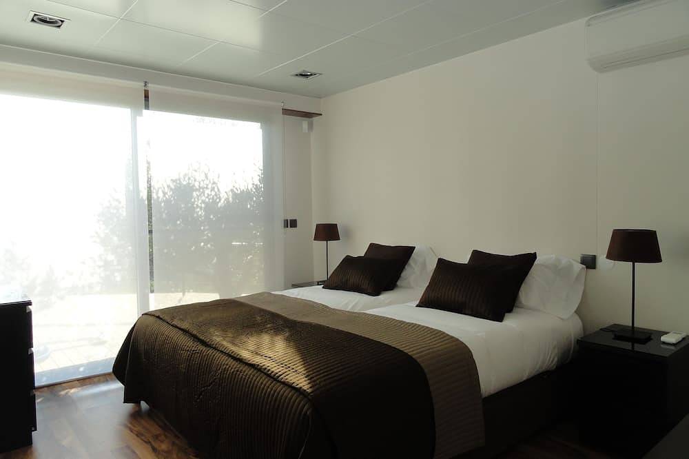 Atemberaubendes Farmhaus mit drei Schlafzimmern und Pool in Faro, Faro Distrikt