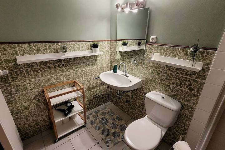 Ganze Wohnung, Fewo Am Binnenwasser, Apartment mit Schlafnische, Küche und großem Wintergarten in Neustadt in Holstein, Ostholstein