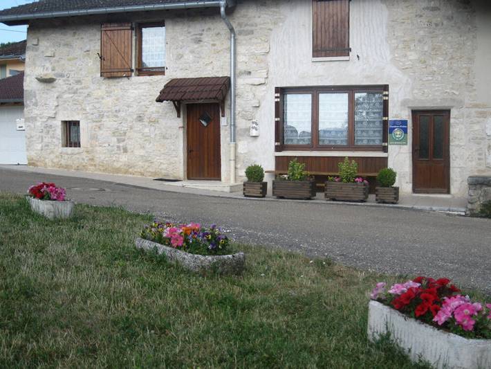 Location de vacances pour 3 personnes, avec jardin dans l' Ain - 3