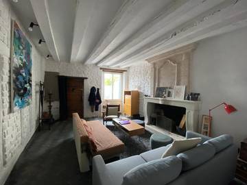 Gîte pour 8 personnes, avec terrasse à Descartes