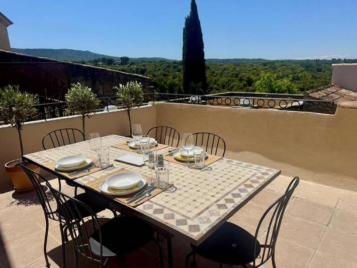 Gîte pour 5 personnes, avec vue et terrasse à Venasque