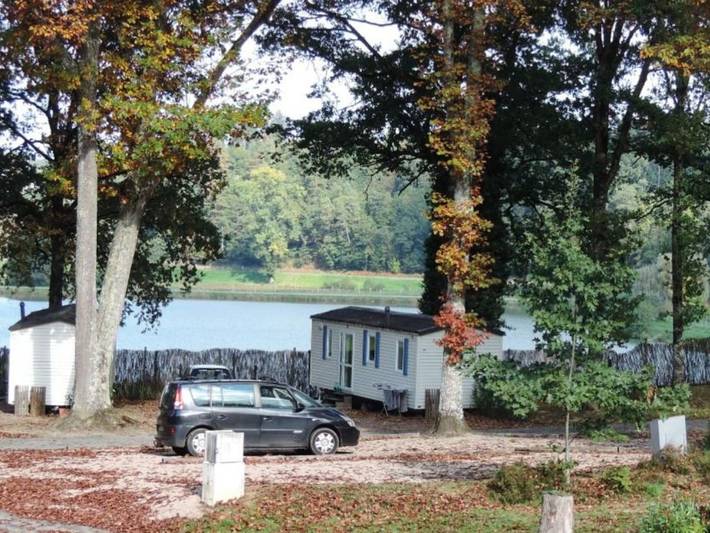 Camping pour 4 personnes, avec Terrasse et Piscine dans Haute-Vienne
