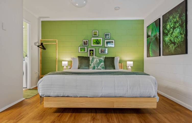 Holiday rental for 2 people, with balcony, child-friendly in Cairns