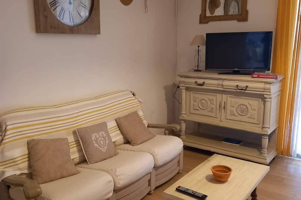Detached country house, in the heart of the vineyards, 6km from the beach at meze in Villeveyrac, Côte d'Améthyste