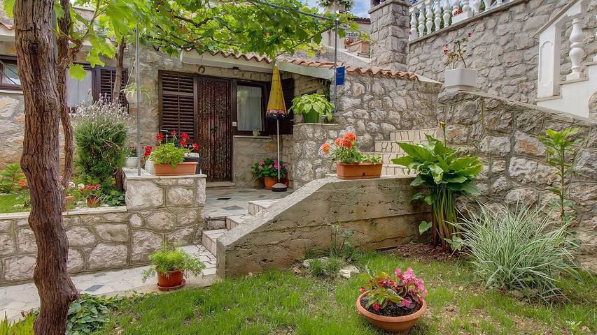 Ferienwohnung für 2 Personen, mit Terrasse auf Lošinj