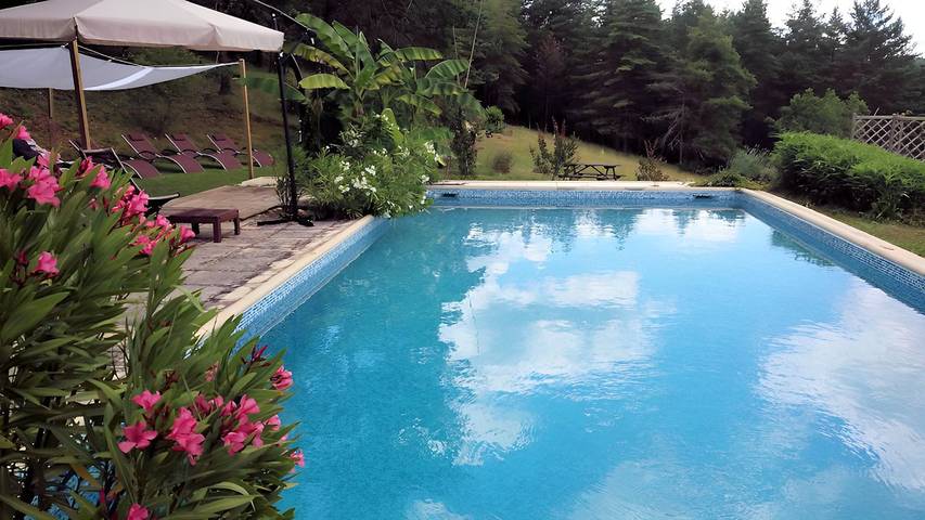 Appartement de vacances pour 4 personnes, avec piscine ainsi que jardin et terrasse