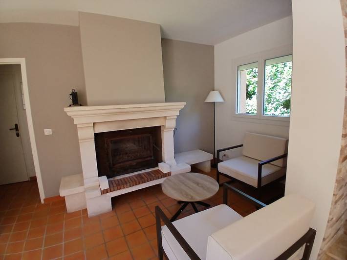 Casa de vacaciones 'Domaine Du Courroussouve' con vistas a la montaña, Wi-Fi y aire acondicionado in Oppède, Parque natural regional del Luberon