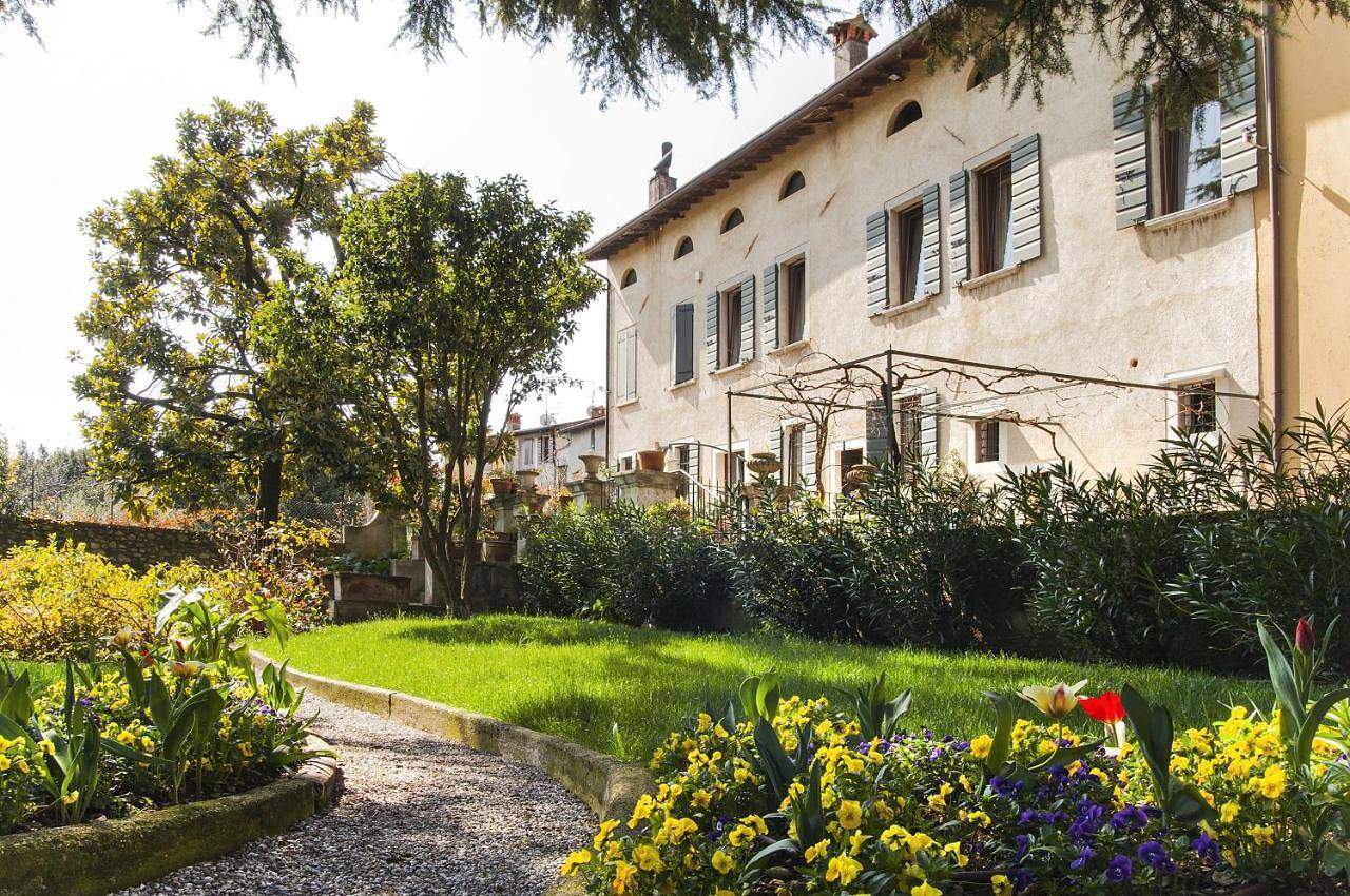 B&B Corte delle Muse in San Felice del Benaco, Prealpi Gardesane