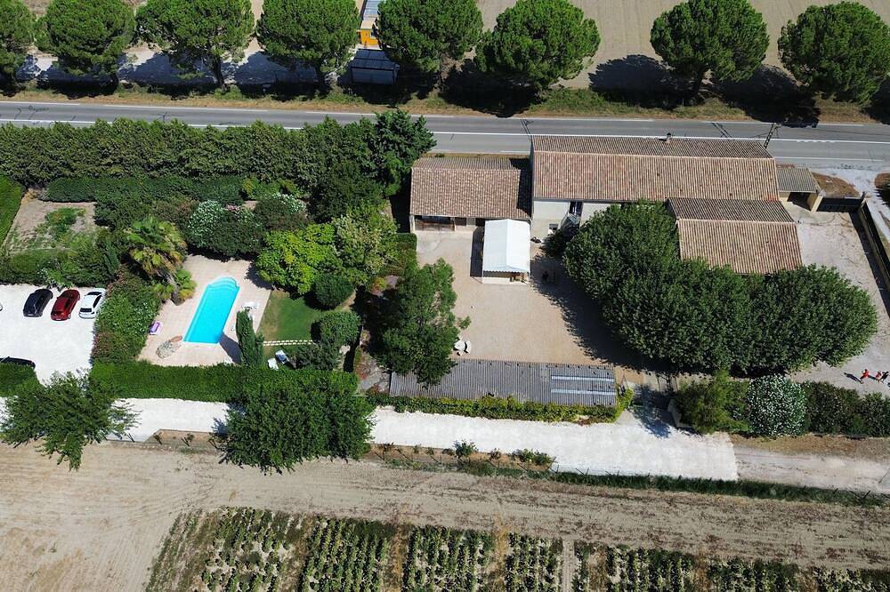 Privatization of two gîtes - Up to 26 people Au Cor de Chasse in Bollène, Vaucluse