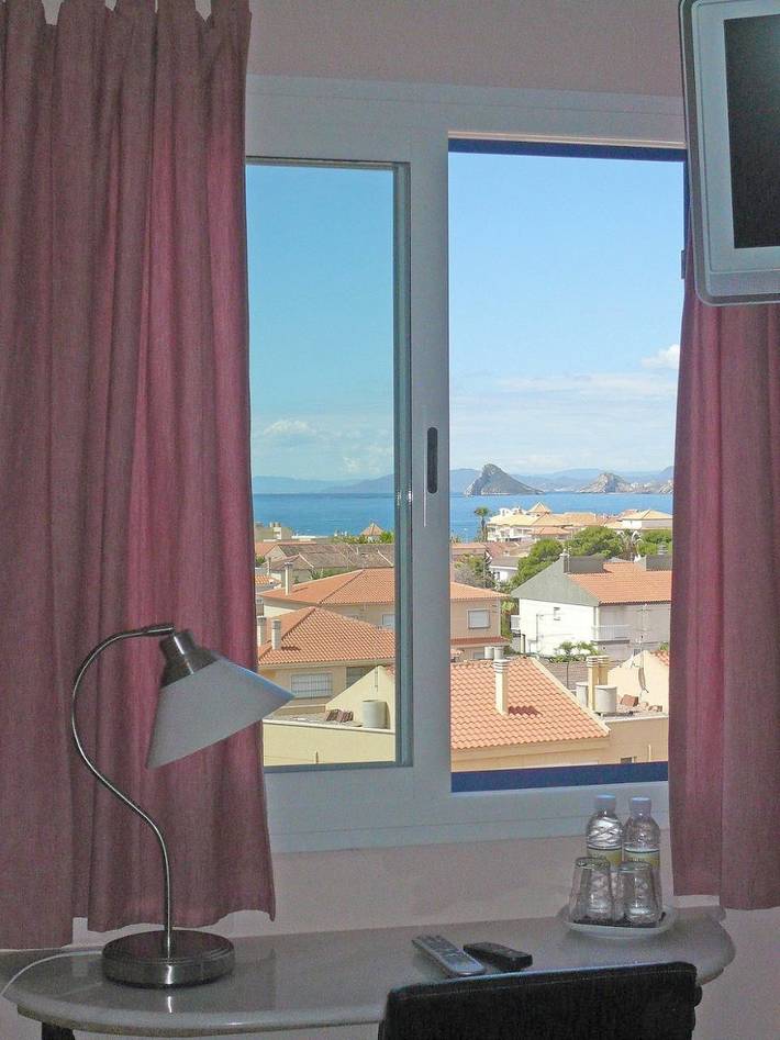 Hôtel pour 2 personnes, avec terrasse et jardin à Calabardina - 3