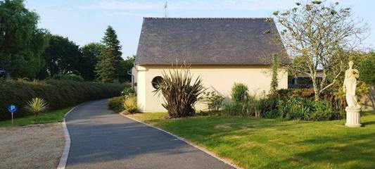 Gîte pour 4 personnes, avec terrasse et jardin à Rospez