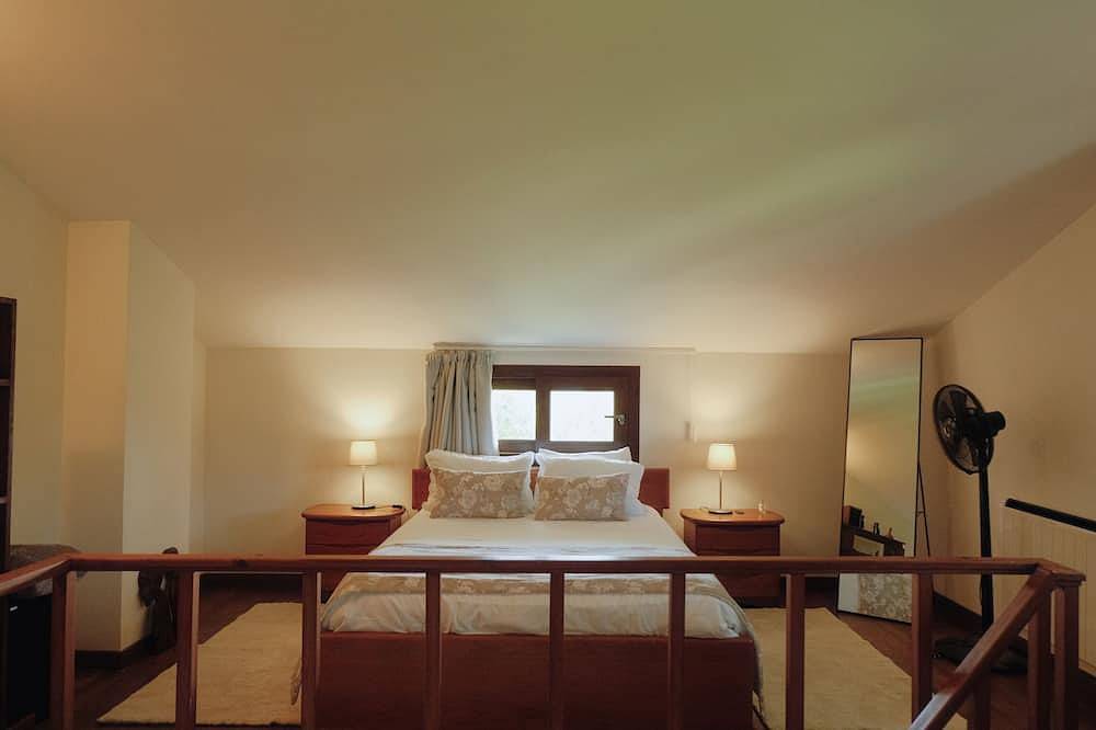 Casa da Alvarinha. Privacidade, Conforto, Natureza in Paredes, Distrito do Porto