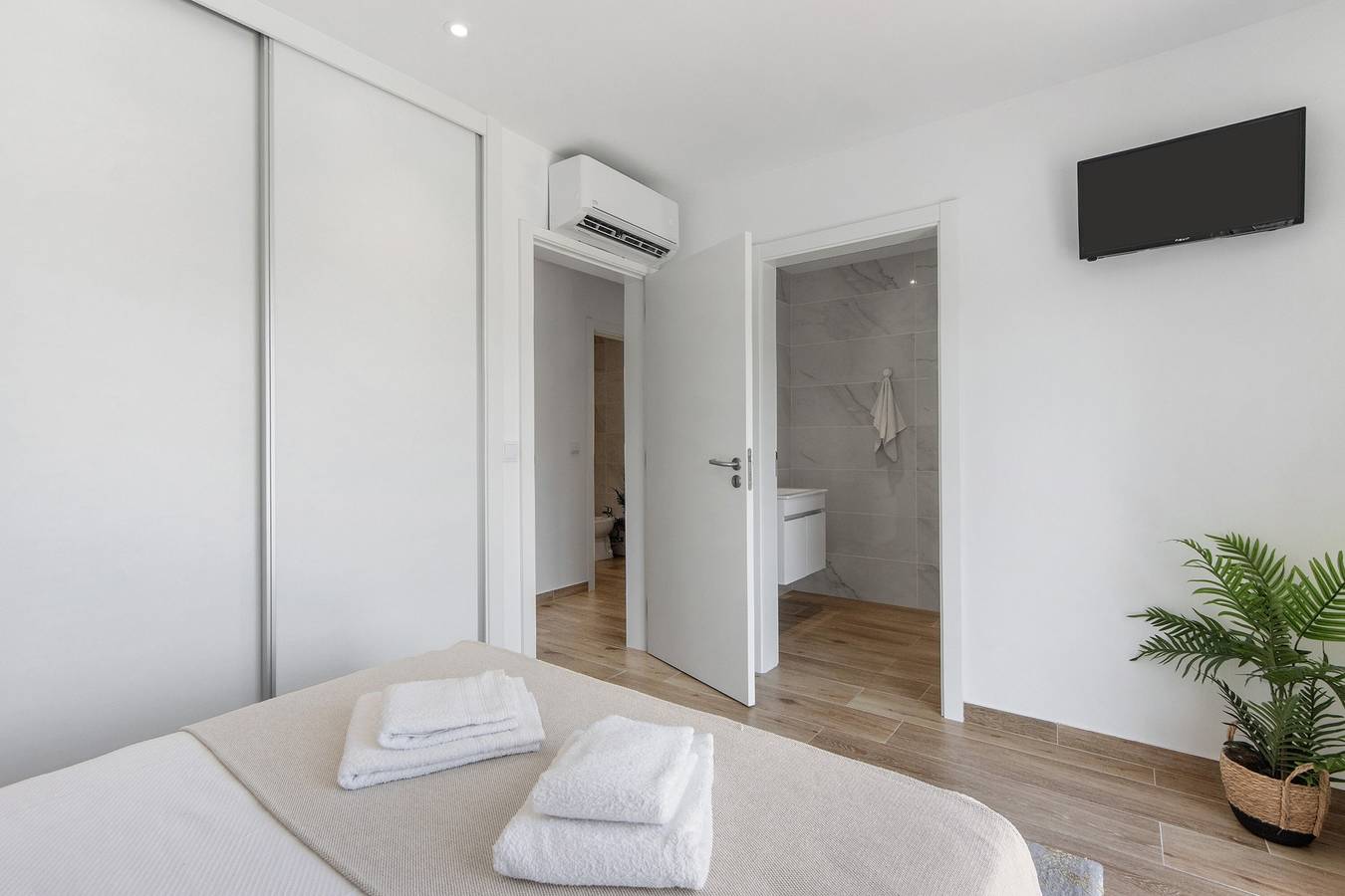 Vakantiehuis 'Refugio Das Vinhas' met Uitzicht op de Bergen, Wi-Fi en Airconditioning, foto 14