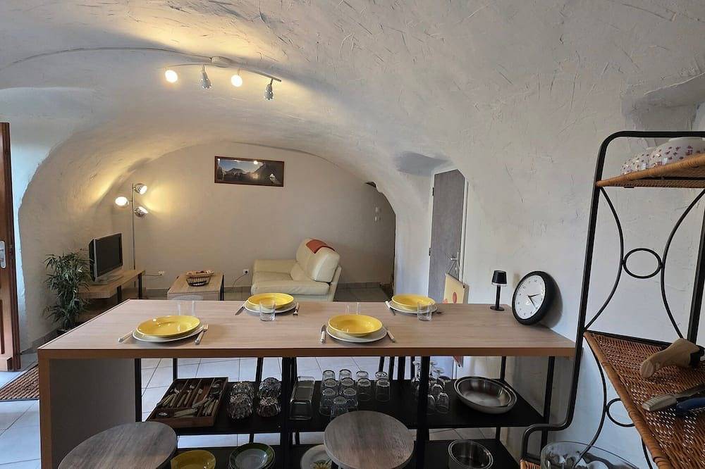 Charms and Volcanoes: Maison Cœur de Volvic in Volvic, Parque Natural Regional Volcans d'Auvergne