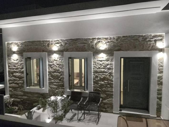 Location de vacances pour 2 personnes, avec vue et jardin dans Carystos - 2