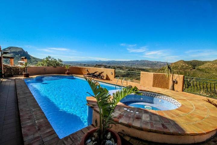 Casa rural para 8 personas, con vistas además de piscina y jardín en Turre - 2