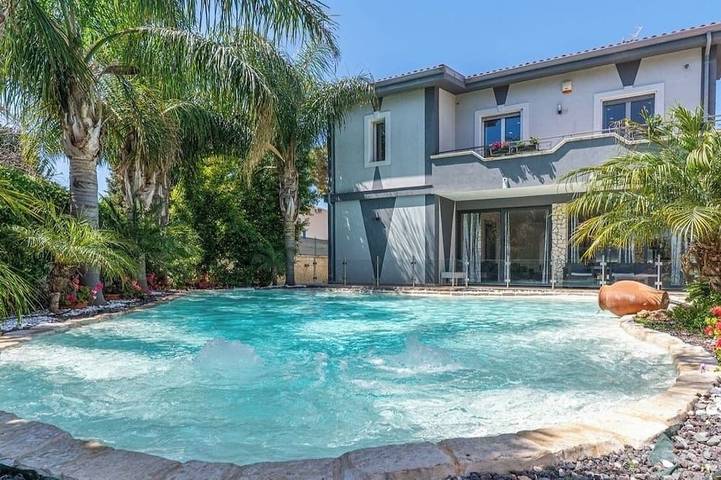 Villa für 8 Personen, mit Pool und Whirlpool sowie Garten und Sauna - 1