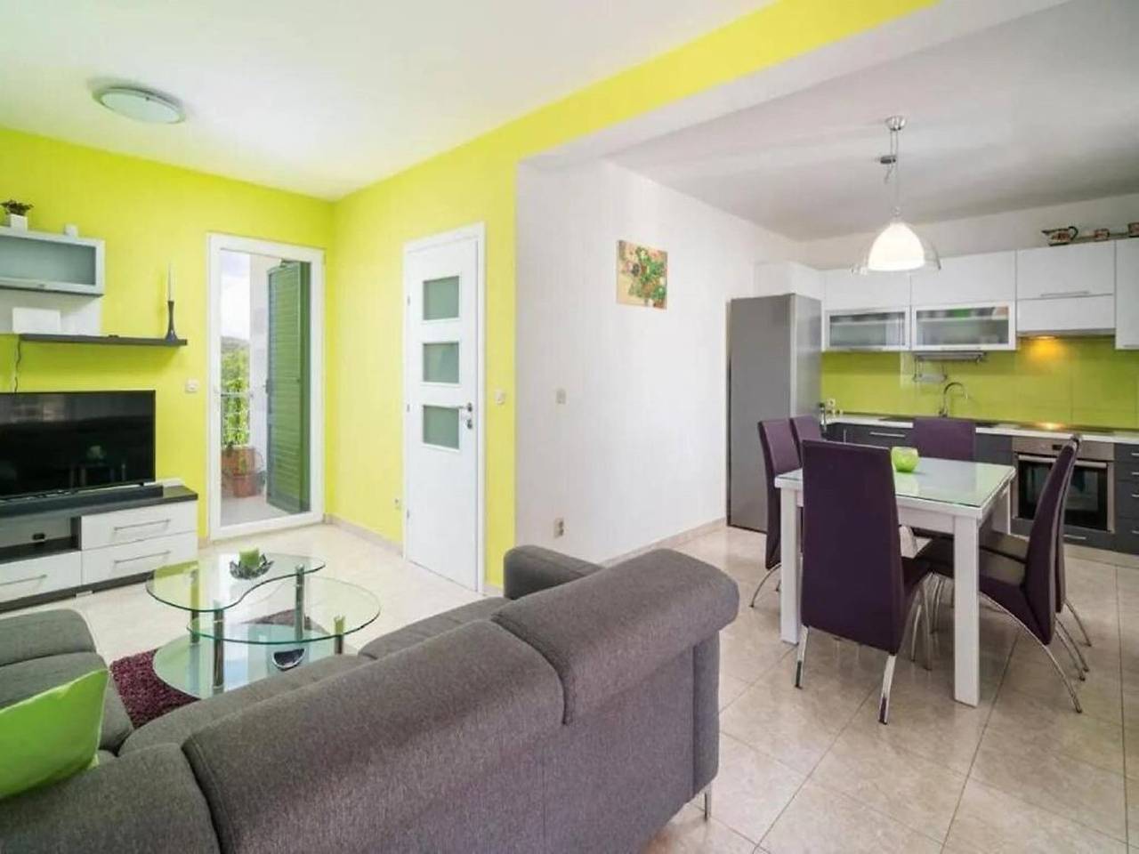 Sunny Holiday Home With Pool in Milna, Brac