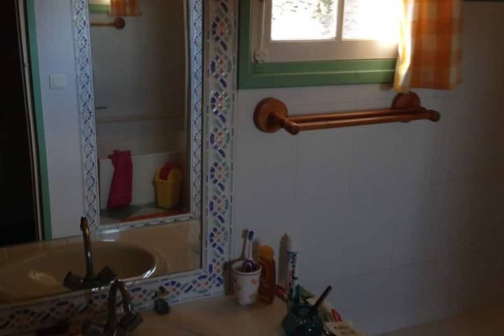 4 Schlafzimmer 2 Bäder 10 Personen, mit Pool und großem Garten wunderschön eingerichtet in Coly-Saint-Amand, Périgord Noir