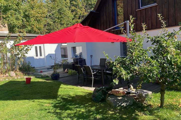 Cottage für 6 Personen, mit Terrasse und Garten