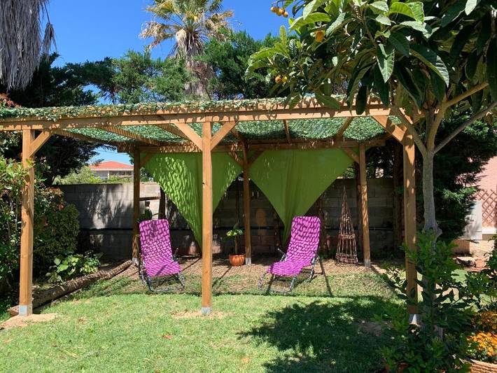 Location de vacances pour 7 personnes, avec Terrasse et Jardin ainsi que Piscine et Vue à Villemolaque - 4