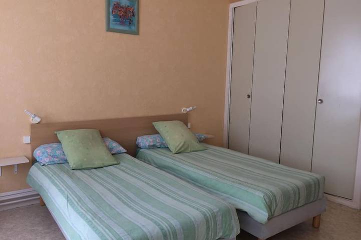 Gîte pour 2 personnes, avec jardin à Néris-les-Bains - 2