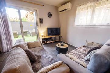 Gîte pour 4 personnes, avec terrasse dans Plage de Lava