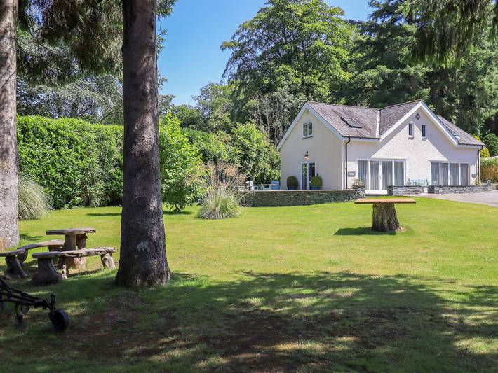 Log cabin for 2 people, with garden in White Cross Bay