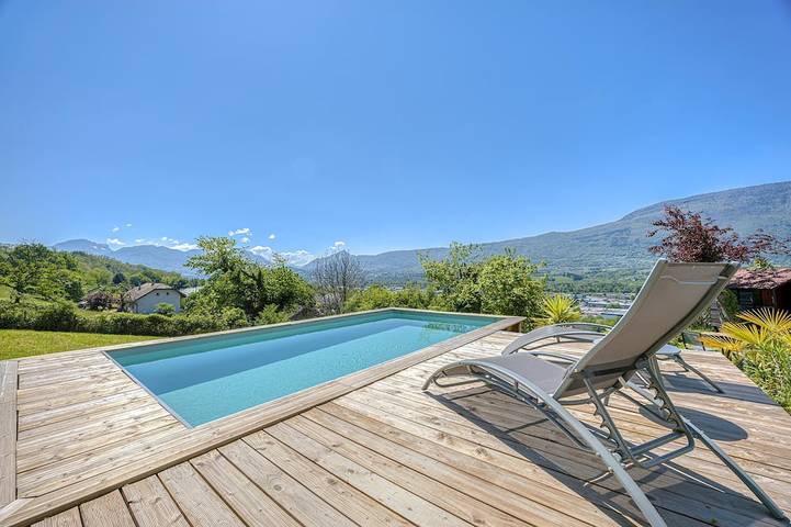 Casa de vacaciones para 10 personas, con balcón además de jardín y piscina - 1