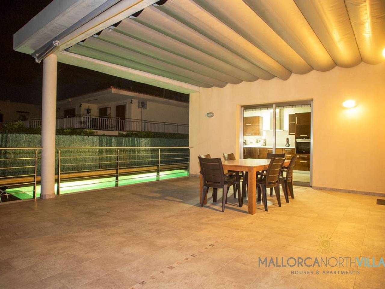 Moderne Villa in Playa de Muro in Strandnähe für 6 Pers in Playa de Muro, Muro