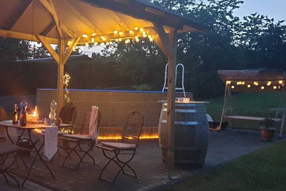 Ganze Wohnung, Große moderne Ferienwohnung 90qm in Waldbröl für bis zu 6 Personen. in Waldbröl, Oberbergischer Kreis