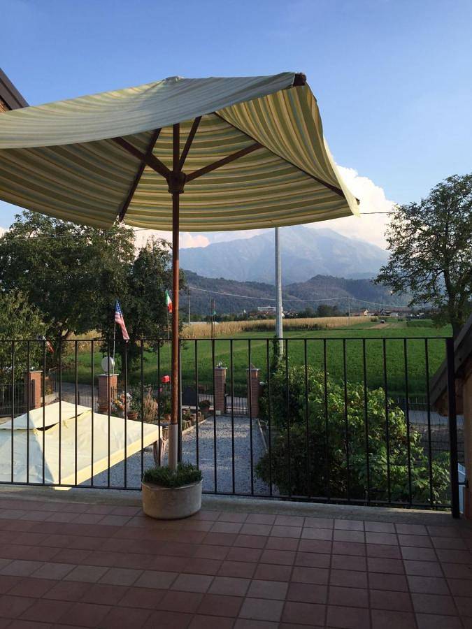 Location de vacances pour 2 personnes, avec vue ainsi que terrasse et jardin à Peveragno - 2