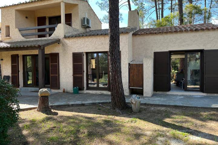 Maison de vacances pour 7 personnes, avec Balcon ainsi que Terrasse et Jardin à Lecci