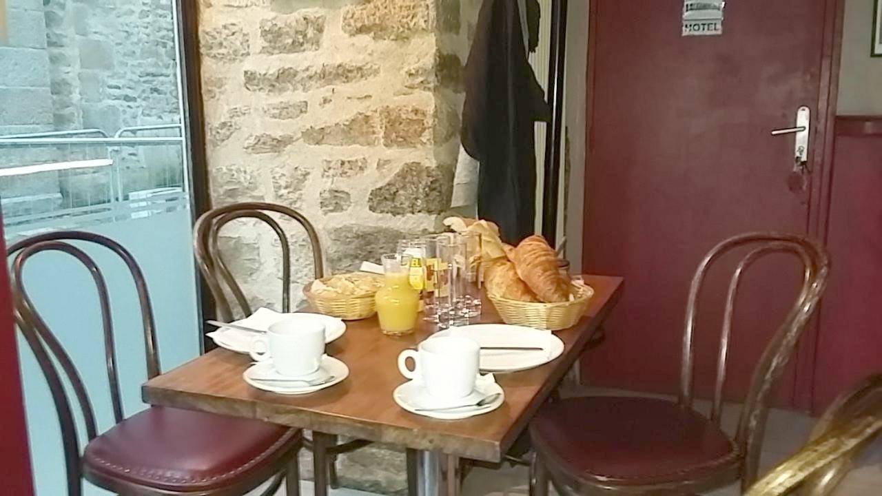 Cafe Hotel du Theatre in Dinan, Région de Dinan