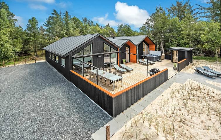 Ferienhaus für 10 Personen, mit Garten und Terrasse sowie Pool und Sauna in Blavand
