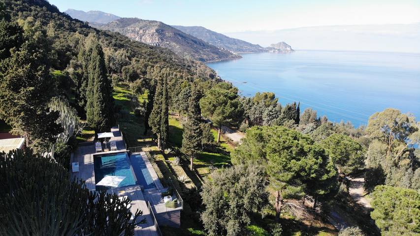 Casa vacanza per 8 persone, con Balcone e Terrazza nonché Giardino a Pollina
