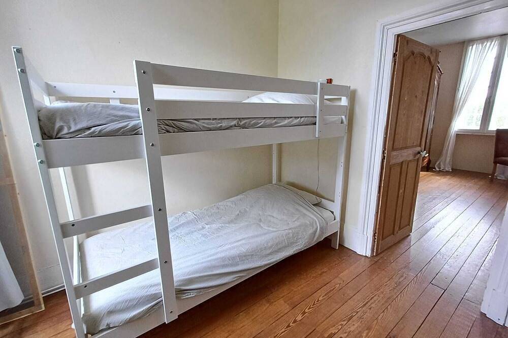 Private Family B&B Room \"Violette\" in Tournus, Région de Mâcon