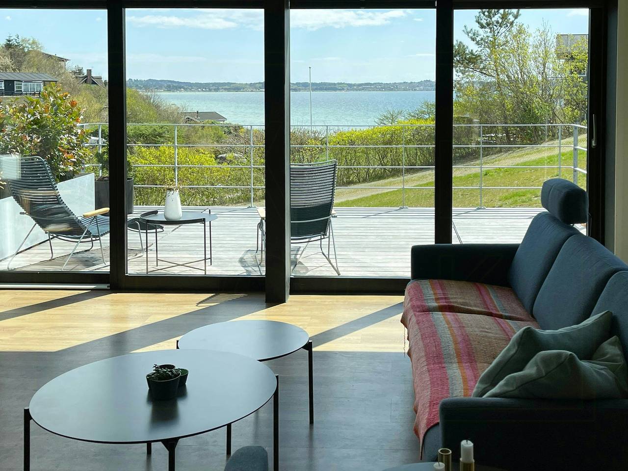 Architektgezeichnetes Haus mit Meerblick über Ebeltoft Vig in Ebeltoft, Süddjursland