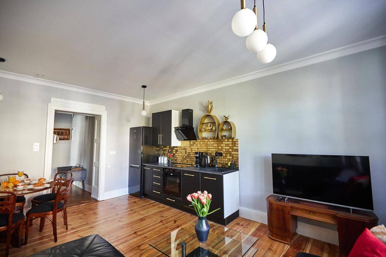 Cały apartament, Three-Bedroom Apartment in Chorzów, Śląsk